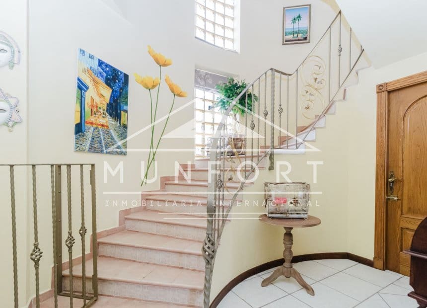 5 soveværelse Villa til salg i Torrevieja med swimmingpool garage - € 950.000 (Ref: 10158353)