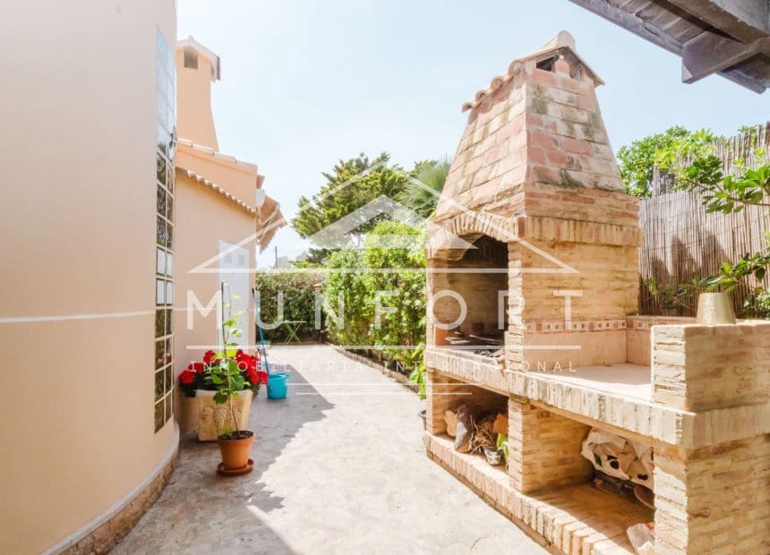5 soveværelse Villa til salg i Torrevieja med swimmingpool garage - € 950.000 (Ref: 10158353)