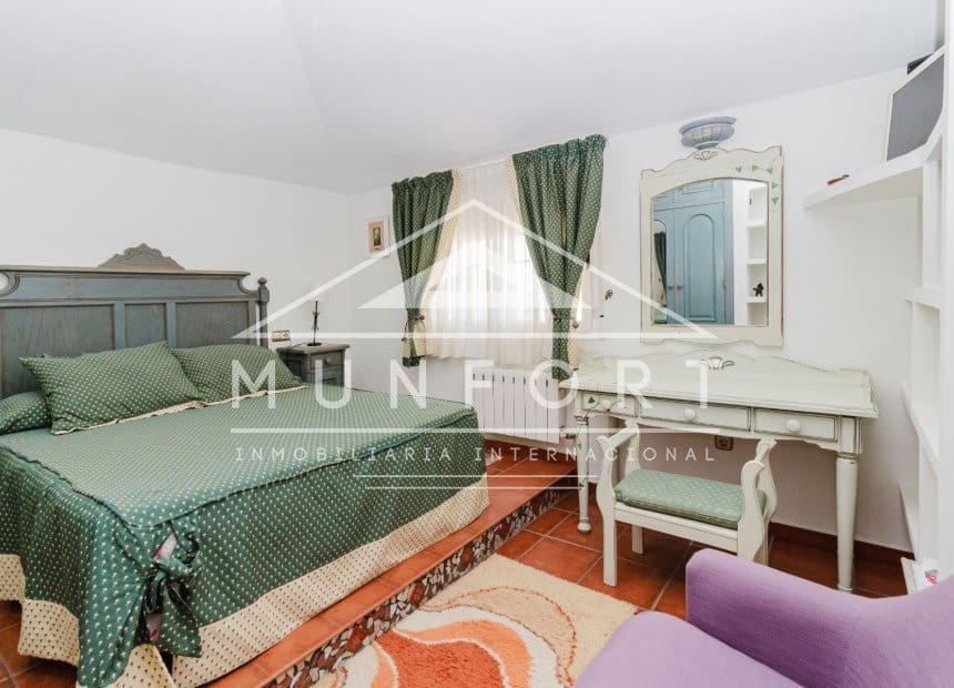 5 soveværelse Villa til salg i Torrevieja med swimmingpool garage - € 950.000 (Ref: 10158353)