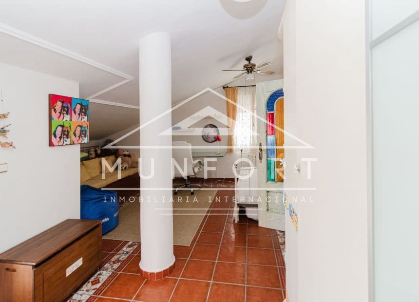 5 soveværelse Villa til salg i Torrevieja med swimmingpool garage - € 950.000 (Ref: 10158353)