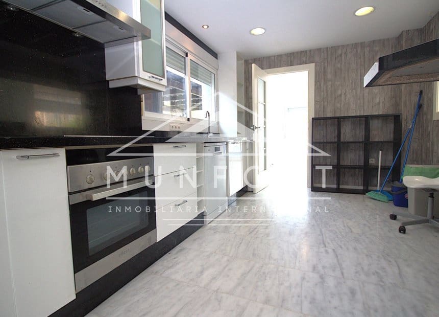5 bedroom Villa for sale in La Manga del Mar Menor with pool - € 685,000 (Ref: 10159987)
