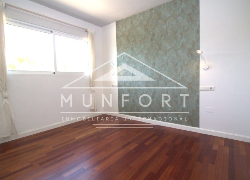 5 bedroom Villa for sale in La Manga del Mar Menor with pool - € 685,000 (Ref: 10159987)