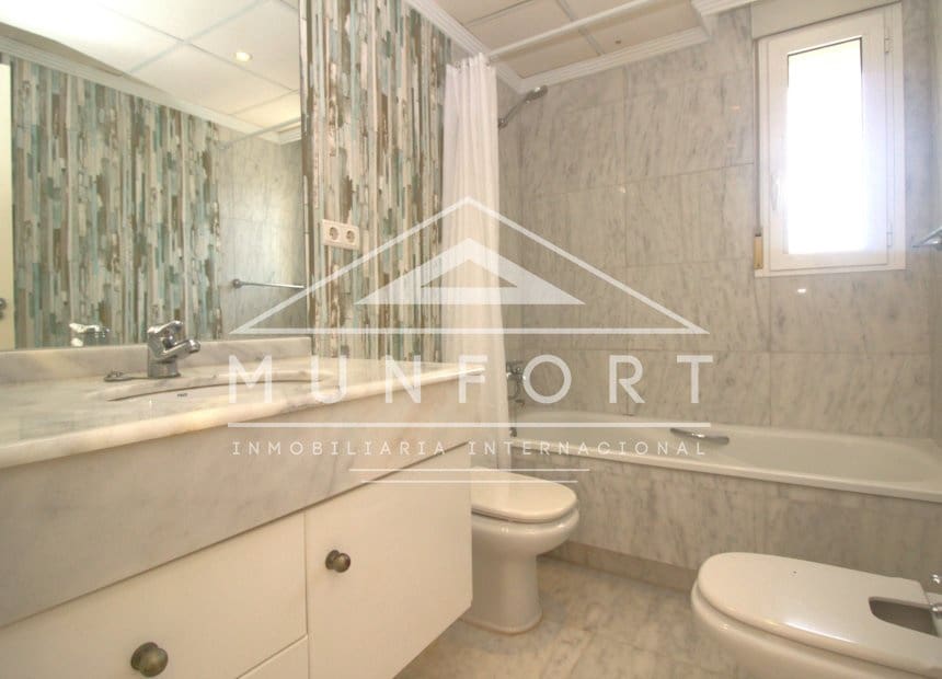5 bedroom Villa for sale in La Manga del Mar Menor with pool - € 685,000 (Ref: 10159987)