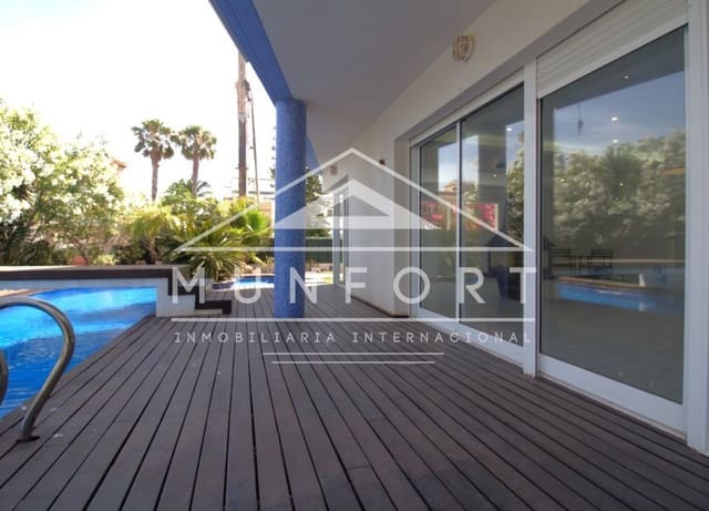 5 soveværelse Villa til salg i La Manga del Mar Menor med swimmingpool - € 685.000 (Ref: 10159987)