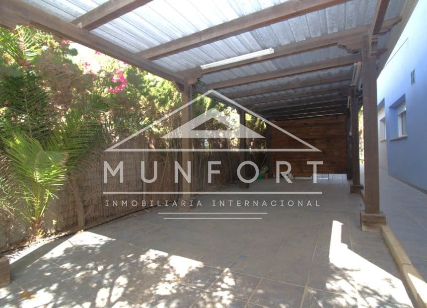 5 bedroom Villa for sale in La Manga del Mar Menor with pool - € 685,000 (Ref: 10159987)