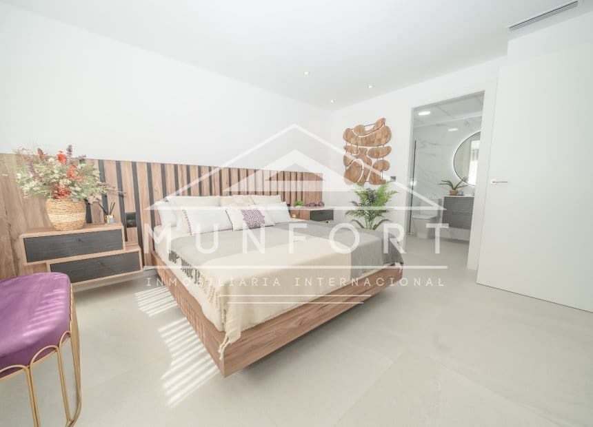 Chalet de 3 habitaciones en San Pedro del Pinatar en venta con piscina garaje - 489.000 € (Ref: 10160109)