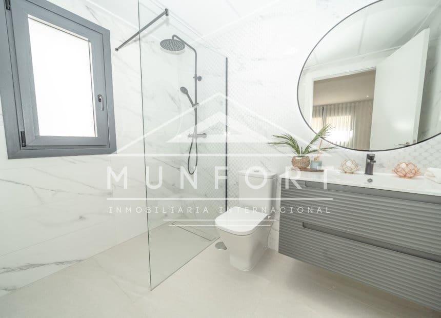 Chalet de 3 habitaciones en San Pedro del Pinatar en venta con piscina garaje - 489.000 € (Ref: 10160109)