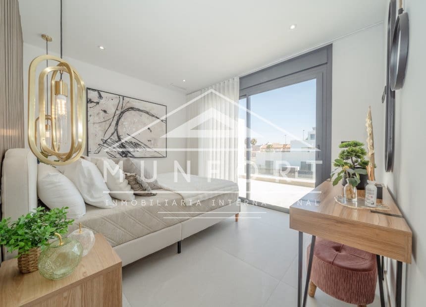 Chalet de 3 habitaciones en San Pedro del Pinatar en venta con piscina garaje - 489.000 € (Ref: 10160109)