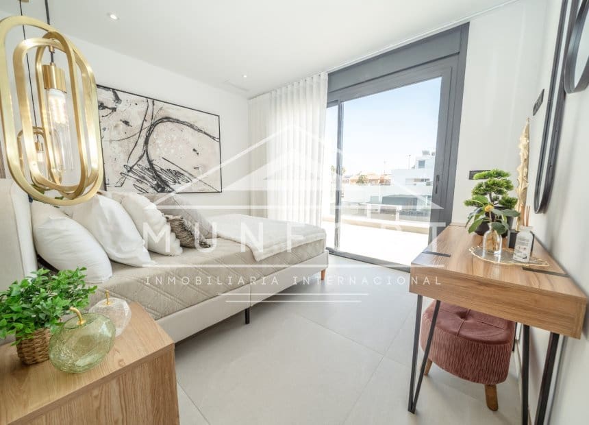 Chalet de 3 habitaciones en San Pedro del Pinatar en venta con piscina garaje - 489.000 € (Ref: 10160109)
