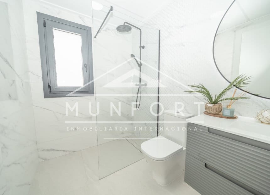 Chalet de 3 habitaciones en San Pedro del Pinatar en venta con piscina garaje - 489.000 € (Ref: 10160109)