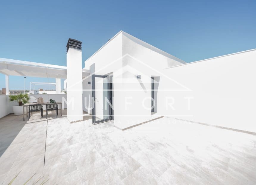 Chalet de 3 habitaciones en San Pedro del Pinatar en venta con piscina garaje - 489.000 € (Ref: 10160109)