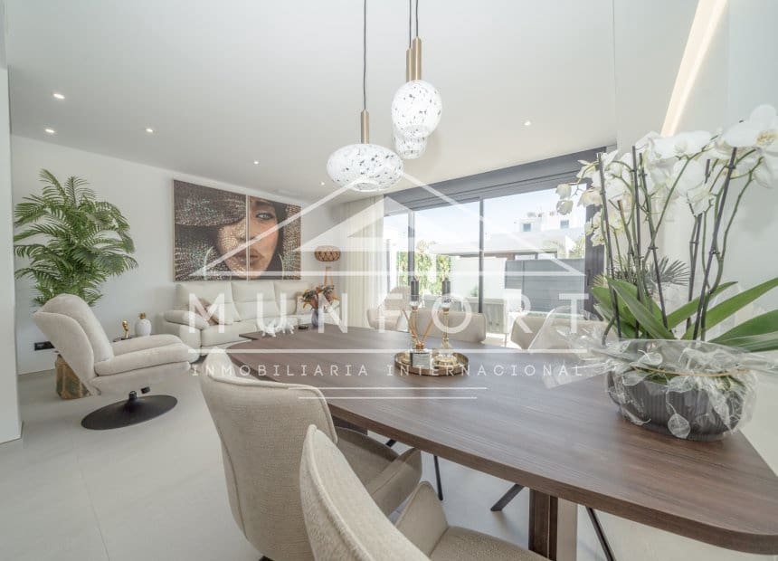 Chalet de 3 habitaciones en San Pedro del Pinatar en venta con piscina garaje - 489.000 € (Ref: 10160109)