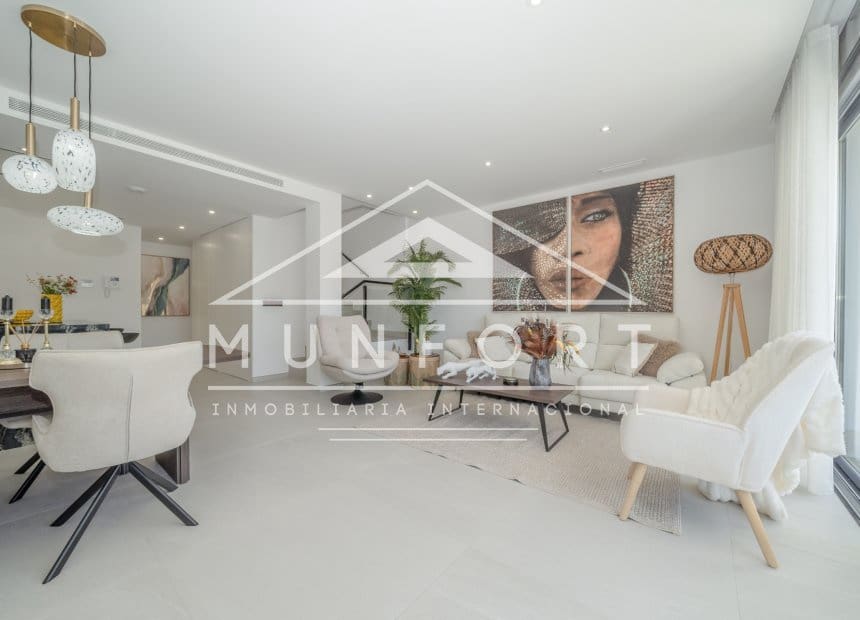 Chalet de 3 habitaciones en San Pedro del Pinatar en venta con piscina garaje - 489.000 € (Ref: 10160109)