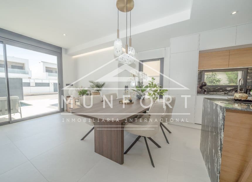 Chalet de 3 habitaciones en San Pedro del Pinatar en venta con piscina garaje - 489.000 € (Ref: 10160109)
