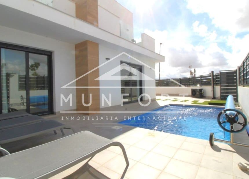 3 bedroom Villa for sale in Roldan with pool - € 419,900 (Ref: 10160110)
