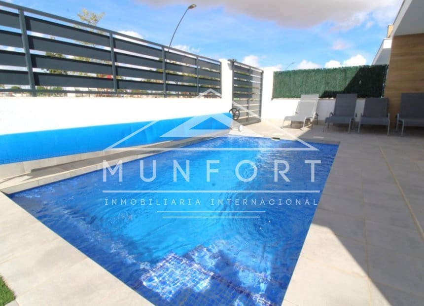3 bedroom Villa for sale in Roldan with pool - € 419,900 (Ref: 10160110)