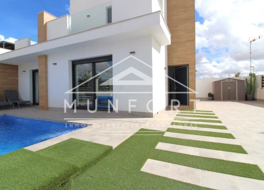 3 bedroom Villa for sale in Roldan with pool - € 419,900 (Ref: 10160110)