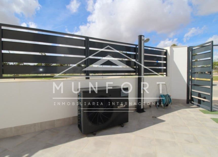 3 bedroom Villa for sale in Roldan with pool - € 419,900 (Ref: 10160110)