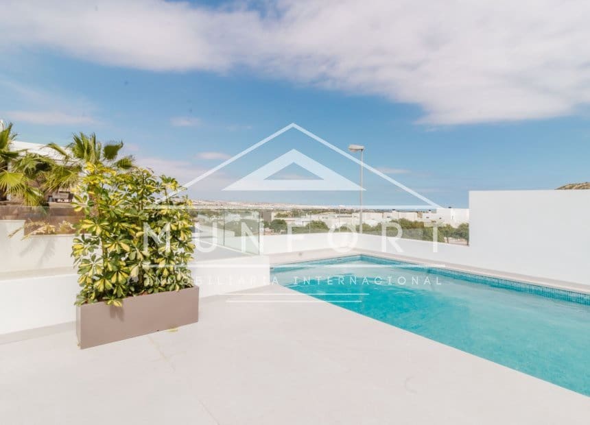 4 bedroom Villa for sale in Ciudad Quesada with pool garage - € 819,500 (Ref: 10160287)