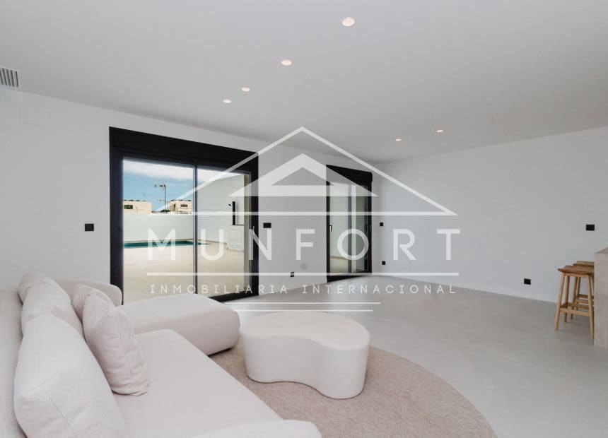 4 bedroom Villa for sale in Ciudad Quesada with pool garage - € 819,500 (Ref: 10160287)