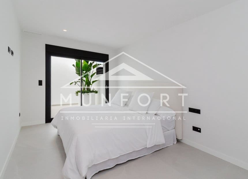4 bedroom Villa for sale in Ciudad Quesada with pool garage - € 819,500 (Ref: 10160287)