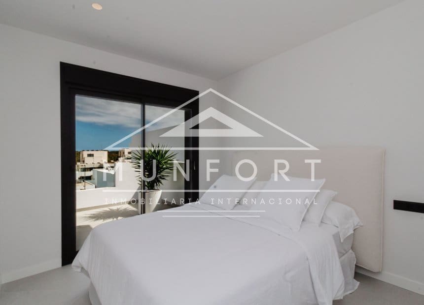 4 bedroom Villa for sale in Ciudad Quesada with pool garage - € 819,500 (Ref: 10160287)