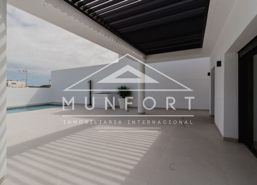 4 bedroom Villa for sale in Ciudad Quesada with pool garage - € 819,500 (Ref: 10160287)