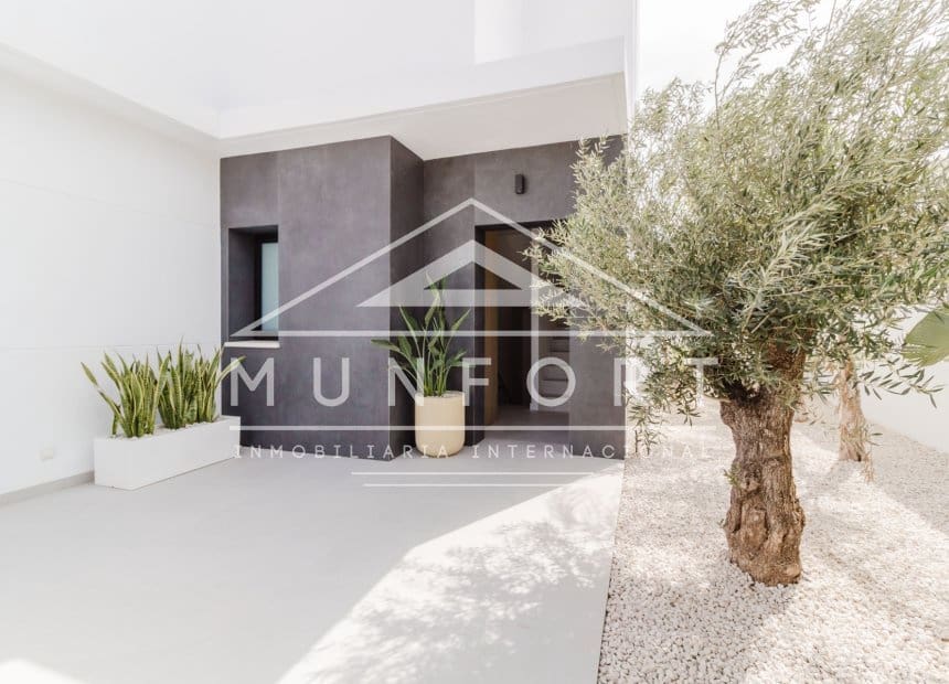 4 bedroom Villa for sale in Ciudad Quesada with pool garage - € 819,500 (Ref: 10160287)