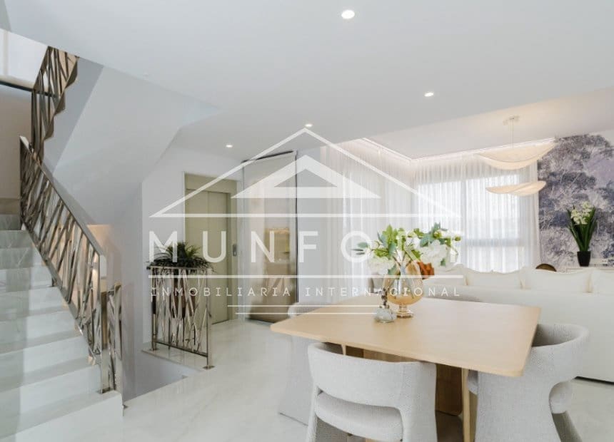 4 bedroom Villa for sale in Orihuela Costa with pool - € 995,000 (Ref: 10163250)