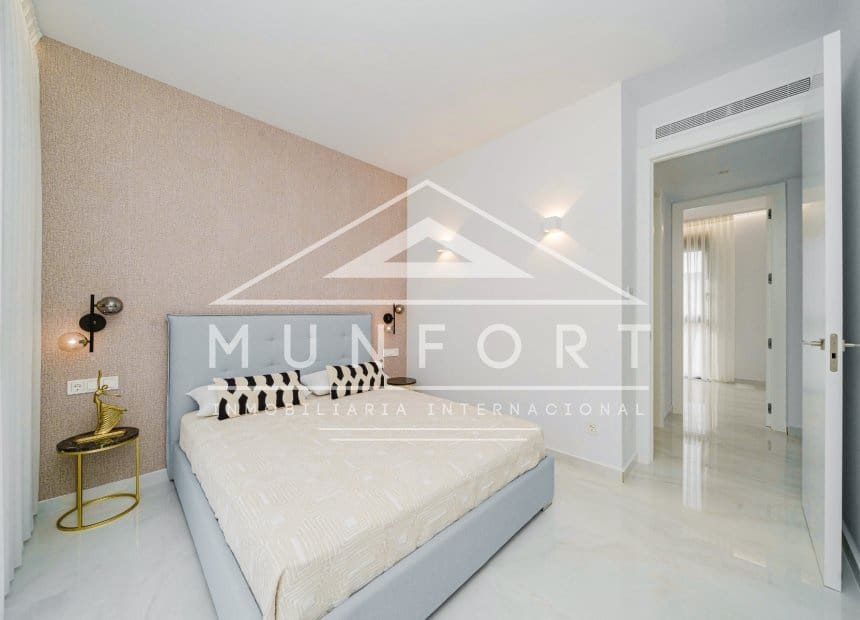 4 bedroom Villa for sale in Orihuela Costa with pool - € 995,000 (Ref: 10163250)
