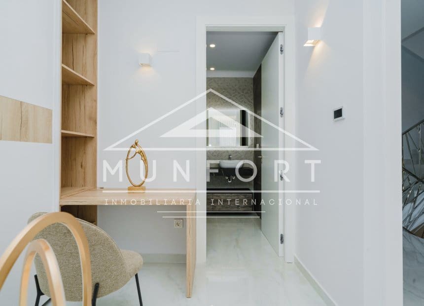 4 bedroom Villa for sale in Orihuela Costa with pool - € 995,000 (Ref: 10163250)