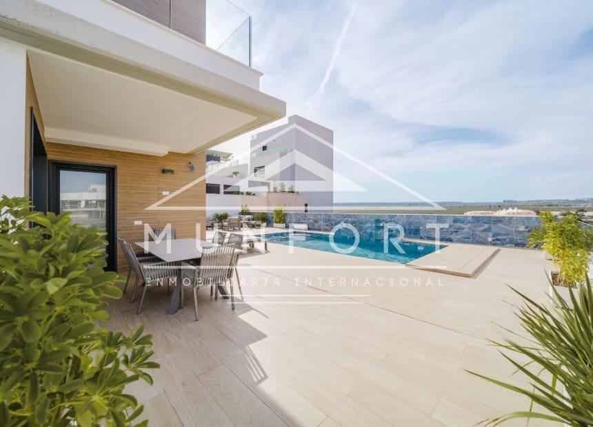 4 bedroom Villa for sale in Orihuela Costa with pool - € 995,000 (Ref: 10163250)