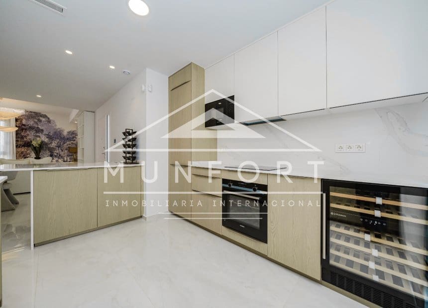 4 bedroom Villa for sale in Orihuela Costa with pool - € 995,000 (Ref: 10163250)