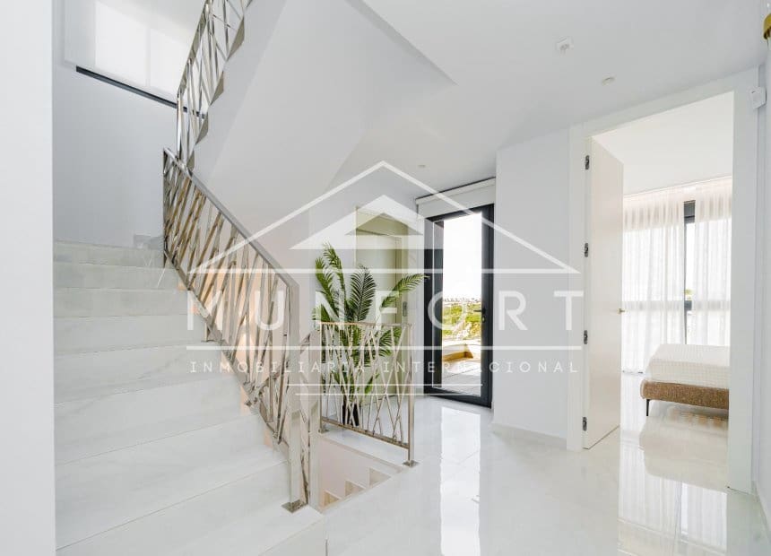 4 bedroom Villa for sale in Orihuela Costa with pool - € 995,000 (Ref: 10163250)
