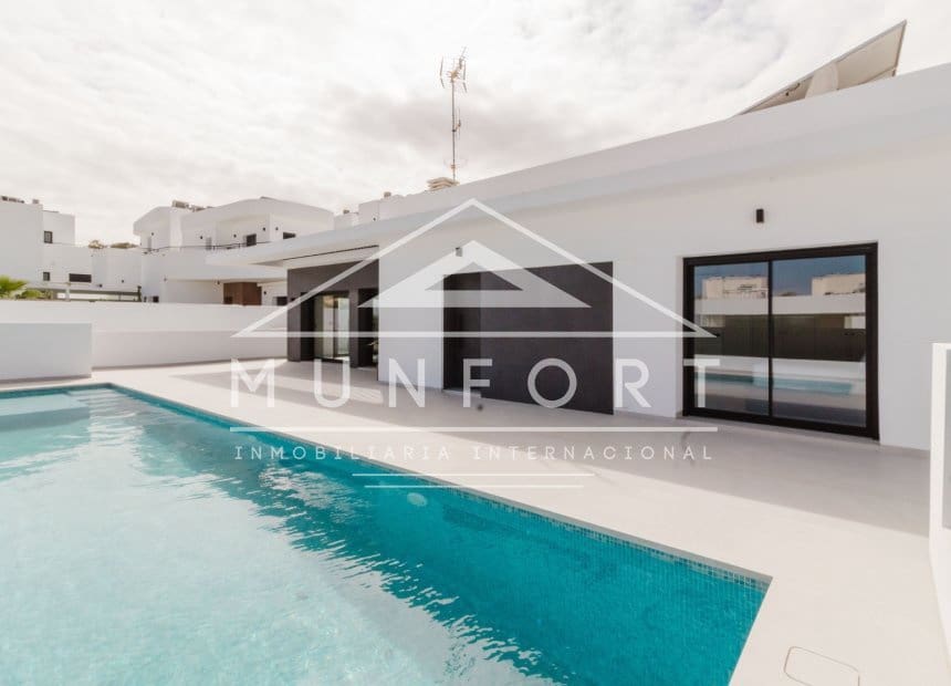 4 bedroom Villa for sale in Ciudad Quesada with pool garage - € 810,500 (Ref: 10163252)