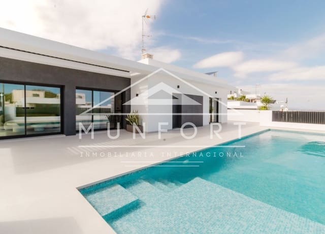 4 bedroom Villa for sale in Ciudad Quesada, Rojales with pool garage - € 810,500 (Ref: 10163252)
