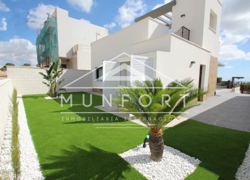 3 bedroom Villa for sale in San Miguel de Salinas with pool - € 630,000 (Ref: 10163378)