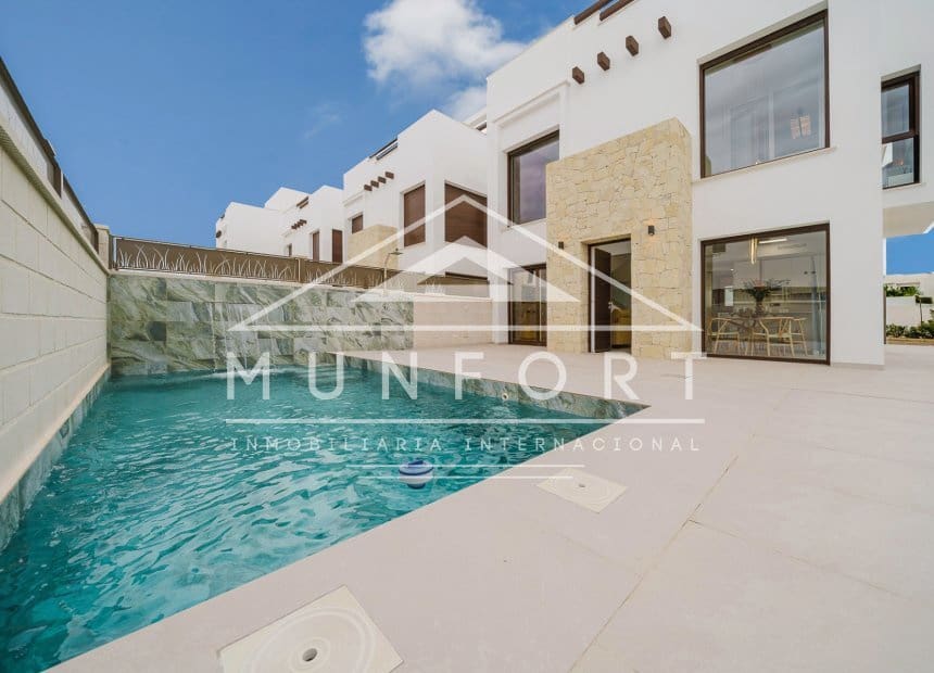 3 bedroom Villa for sale in Los Montesinos with pool - € 525,000 (Ref: 10163380)