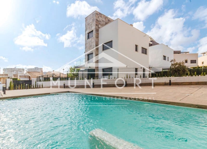 4 slaapkamer Villa te koop in La Manga del Mar Menor met zwembad garage - € 790.000 (Ref: 10163386)