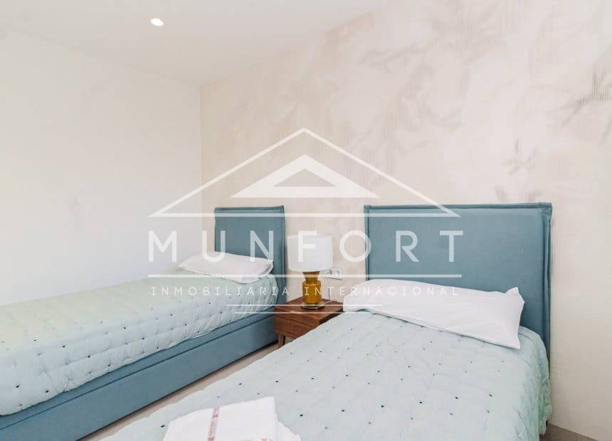 4 slaapkamer Villa te koop in La Manga del Mar Menor met zwembad garage - € 790.000 (Ref: 10163386)