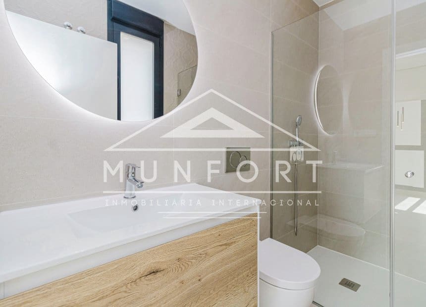4 slaapkamer Villa te koop in La Manga del Mar Menor met zwembad garage - € 790.000 (Ref: 10163386)