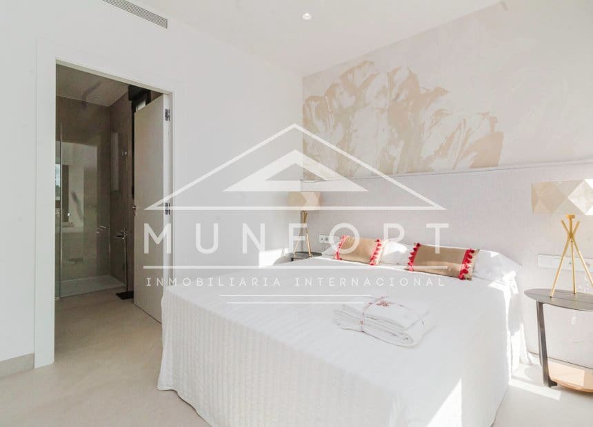 4 slaapkamer Villa te koop in La Manga del Mar Menor met zwembad garage - € 790.000 (Ref: 10163386)