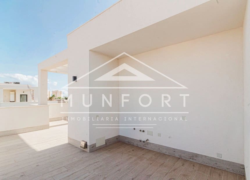 4 slaapkamer Villa te koop in La Manga del Mar Menor met zwembad garage - € 790.000 (Ref: 10163386)
