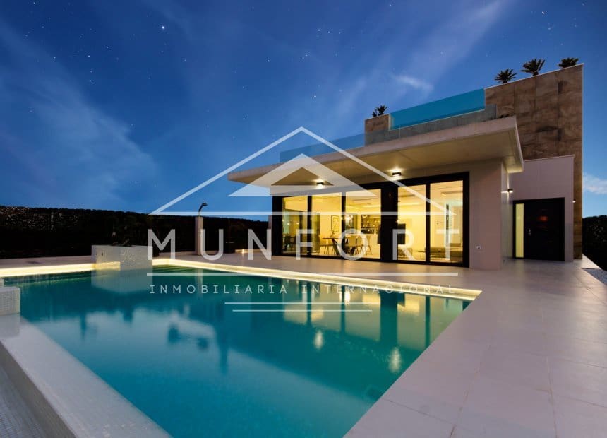 4 sypialnia Willa na sprzedaż w San Miguel de Salinas z basenem - 1 500 000 € (Ref: 10163528)
