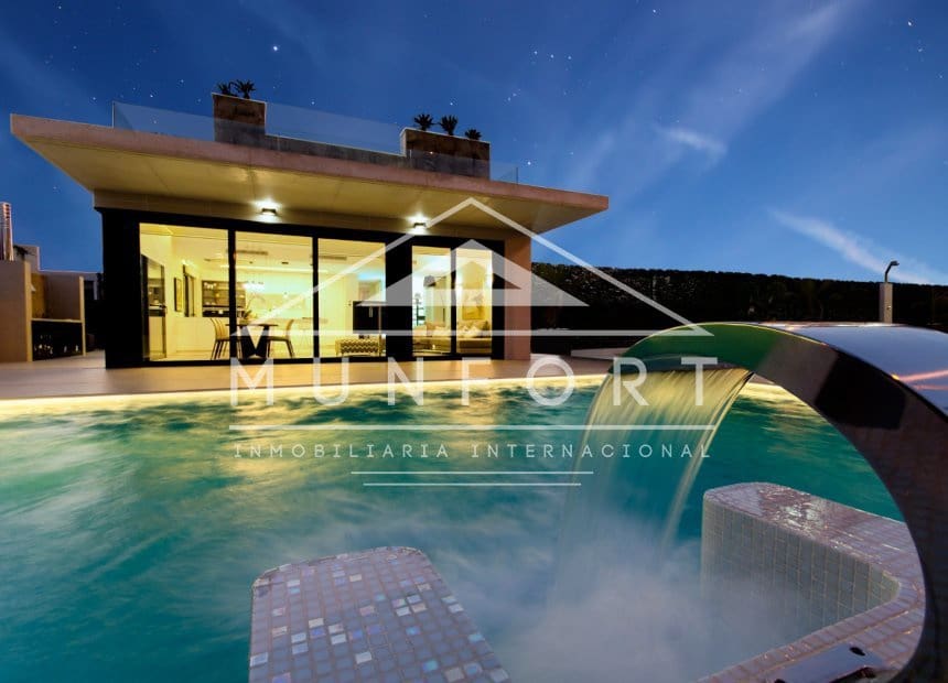 4 sypialnia Willa na sprzedaż w San Miguel de Salinas z basenem - 1 500 000 € (Ref: 10163528)