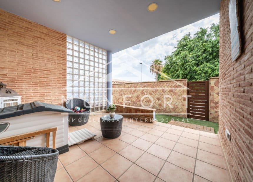 4 quarto Moradia para venda em San Pedro del Pinatar com piscina garagem - 439 000 € (Ref: 10165582)