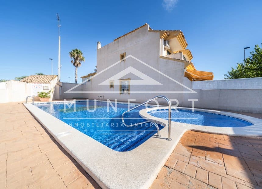 4 soveværelse Rækkehus til salg i Santiago de la Ribera med swimmingpool - € 225.000 (Ref: 10165835)