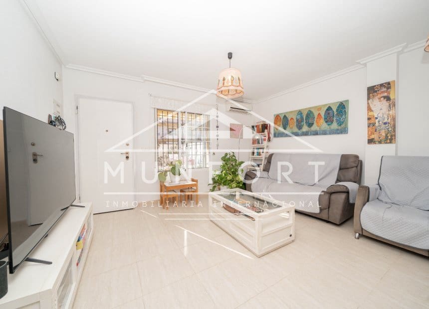 4 soveværelse Rækkehus til salg i Santiago de la Ribera med swimmingpool - € 225.000 (Ref: 10165835)