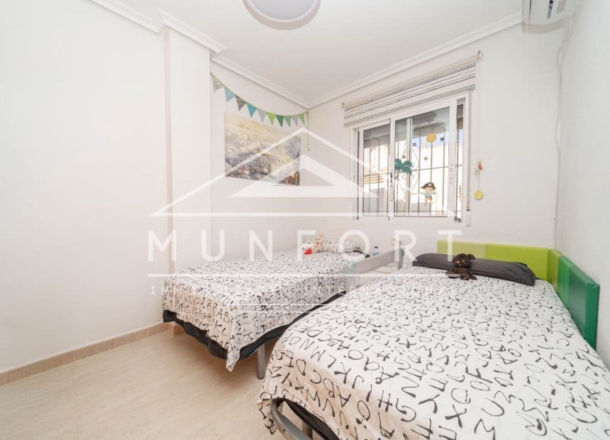 4 soveværelse Rækkehus til salg i Santiago de la Ribera med swimmingpool - € 225.000 (Ref: 10165835)