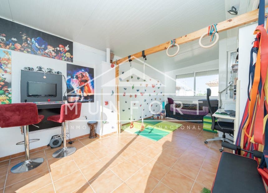 4 soveværelse Rækkehus til salg i Santiago de la Ribera med swimmingpool - € 225.000 (Ref: 10165835)